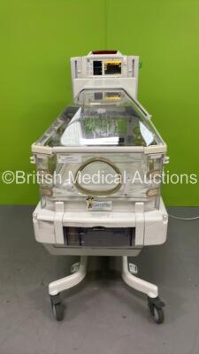 GE Giraffe OmniBed Infant Incubator (Powers Up)