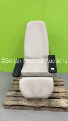 Midmark Promotal 2561 Hydraulic Patient Chair (Hydraulics Tested Working) *S/N 054000674-191575*