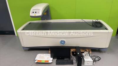 GE Medical Lunar Prodigy Advance Bone Densitometer with PC, Monitor and Accessories (Powers Up) *S/N 301147*