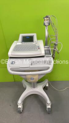 GE MAC 3500 ECG Machine with ECG Lead on Stand (Powers Up) *S/N SCA063500066PA*