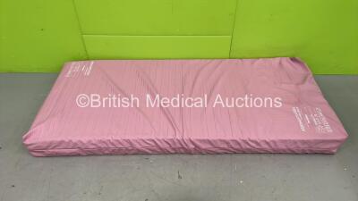 10 x Arjo Huntleigh Pentaflex Hospital Bed Mattresses * Pre-Rolled - Condition Unknown * (Stock Photo Used)