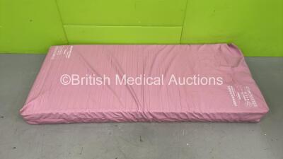 10 x Arjo Huntleigh Pentaflex Hospital Bed Mattresses * Pre-Rolled - Condition Unknown * (Stock Photo Used) - 2