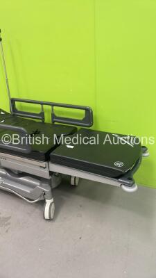 Anetic Aid QA4 Electric Surgery Trolley with Mattress (Unable to Power Up Due to No Controller) *S/N 3185* - 4