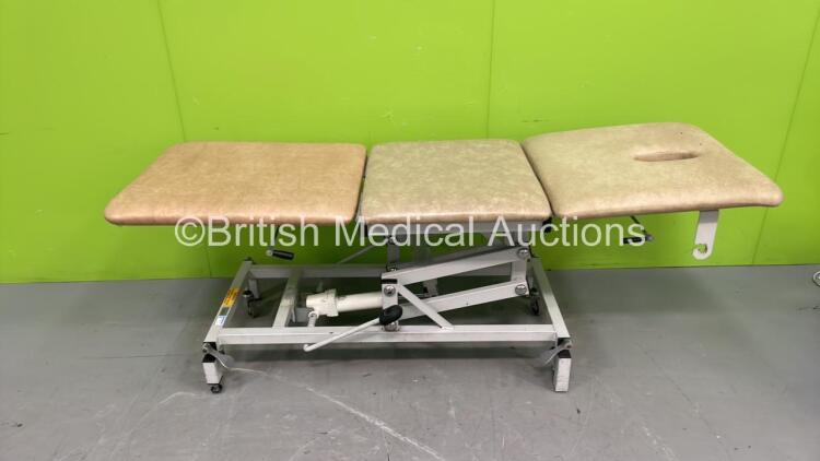 Huntleigh Nesbit Evans Hydraulic 3 Way Patient Examination Couch (Hydraulics Tested Working) *S/N NA*