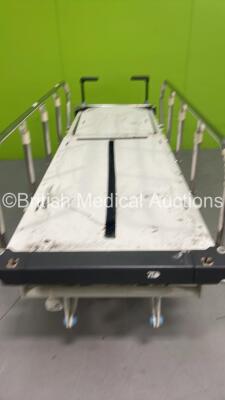 Huntleigh Lifeguard Hydraulic Patient Trolley with Mattress (Hydraulics Tested Working) - 3