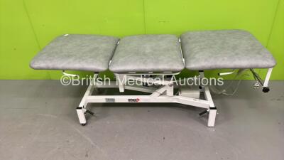 Medi-Plinth 3 Way Electric Patient Examination Couch with Controller (Powers Up) *S/N NA*