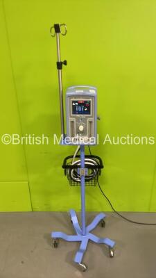 Carefusion Infant Flow SiPAP Part No 675-CFG-004 on Stand with Hoses (Powers Up) *S/N BCN02081*