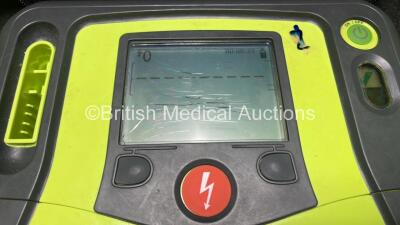 Zoll AED PRO Defibrillator with 1 x Battery in Carry Case (Powers Up with Scratched Screen - See Photos) - 3