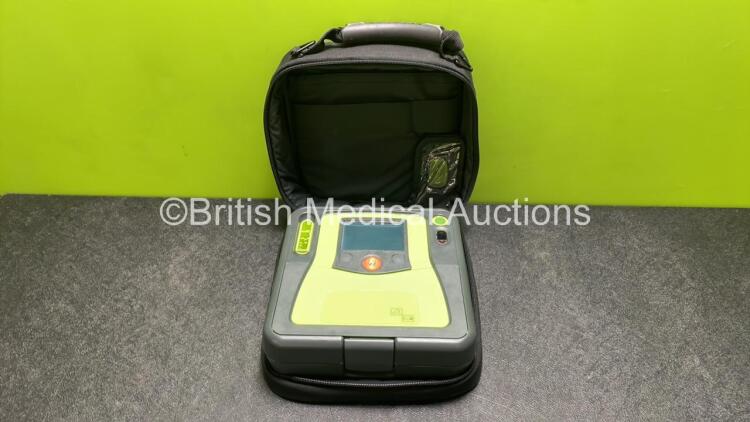 Zoll AED PRO Defibrillator with 1 x Battery in Carry Case (Powers Up)