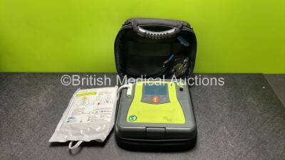 Zoll AED PRO Defibrillator with 1 x Battery and 1 x Electrode Pads *Expired 2023* in Carry Case (Powers Up with Slight Scratches to Screen - See Photos)