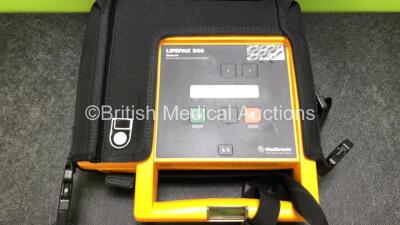 Medtronic Physio Control Lifepak 500 Automated External Defibrillator in Carry Case (No Power, Suspected Flat Battery) - 2