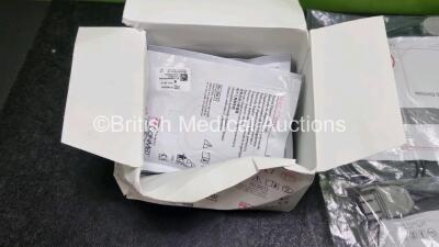 16 x ConMed Macrolyte 440-2400 Electrode Packs *Expired 2021* and 2 x Physio-Control Quik-Combo Electrode Packs *Both Expired 2022* - 4