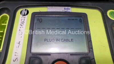 Zoll AED PRO Defibrillator (Powers Up, Screen Scratched - See Photo) with 1 x 3 Lead ECG Lead - 3