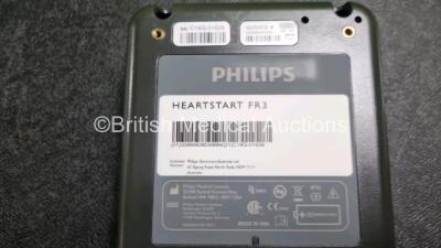 Philips FR3 Defibrillator (Powers Up) with 2 x BatterY (Install Before - 2028) with 2 x In Date Electrode Packs In Carry Case *SN C18G01508* - 5