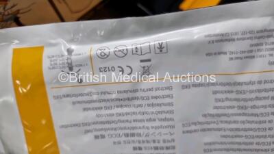 2 x Physio Control Lifepak CR Plus Defibrillators *Mfd 2016 / 2016* with 2 x Electrode Pads *Both in Date* and 2 x Res-Cue Masks in 2 x Carry Cases - 5