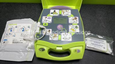 Zoll AED Plus Defibrillator with 1 x Electrode Pads *Expired 2020* (Powers Up) - 2