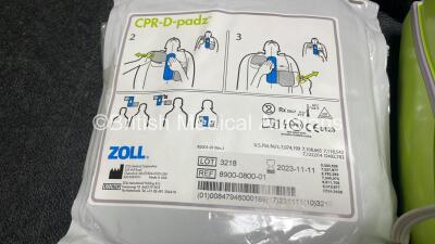 Zoll AED Plus Defibrillator with 1 x Electrode Pads *Expires 2023* in Carry Case (Powers Up) - 4