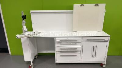 Freeway Medical Large Mobile Workstation (Powers Up) *NA*