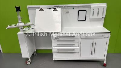 Freeway Medical Large Mobile Workstation (Powers Up) *NA*