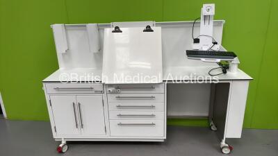 Freeway Medical Large Mobile Workstation (Powers Up) *NA*