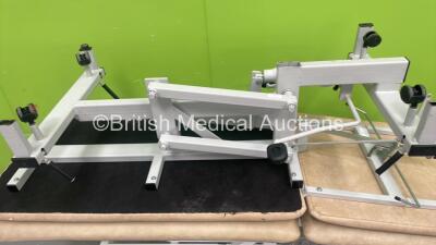 1 x Medi-Plinth Electric Patient Examination Couch (Unable to Power Test Due to No Controller) and 1 x Plinth 2000 Hydraulic Patient Examination Couch (Hydraulics Tested Working) *S/N 502HW5000695* - 3