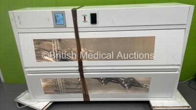 Wassenburg Dry 300 Scope Cabinet (Powers Up) *S/N FS0171434*