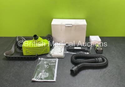 Clearmaxx Grinding System Including 1 x E3000X Blower Unit, 1 x E300X Battery and Accessories in Box