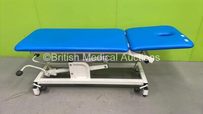 Hydraulic Patient Examination Couch - Unknown Make (Hydraulics Faulty)