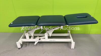 Metron Hydraulic Patient Examination Couch (Hydraulics Tested Working)