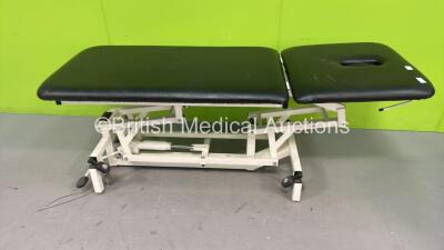 Huntleigh Akron Hydraulic Patient Examination Couch (Hydraulics Tested Working)