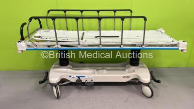 Stryker 0735 Patient Stretcher (Hydraulics Working But Not Fully Functional) *S/N 0607081875*