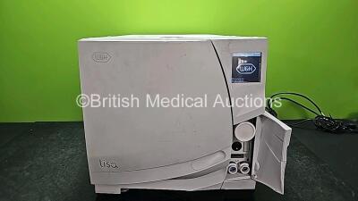 W&H Lisa 517 Dental Sterilizer Autoclave (Powers Up and Cracked Casing - See Photo)*SN 118487* *Cage*