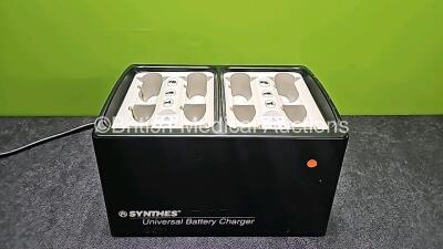 Synthes Universal Battery Charger (Powers Up) *SN 42089*