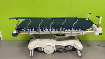 Stryker 1125 Zoom Stretcher with Mattress (Hydraulics and Electric Working) *S/N 1111 030899*