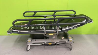 Anetic Aid QA3 Hydraulics Patient Examination Couch (Hydraulics Faulty)