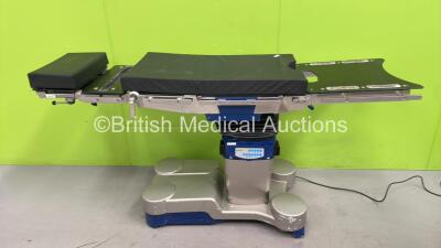 Maquet Alphamaxx Electric Operating Table Ref 1133.02B3 with 2 x Cushions (Powers Up) *00157*