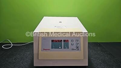 Thermo Scientific Heraeus Labofuge 400 Centrifuge (Powers Up and Damaged Lid - See Photos) *SN 41173749*