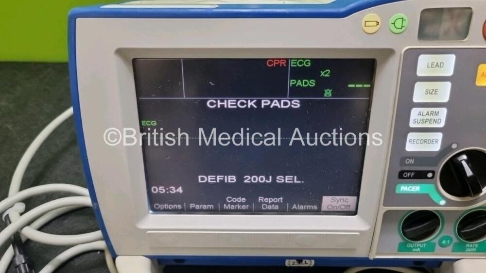 Zoll R Series Plus Defibrillator / Monitor (Powers Up) Including Pacer