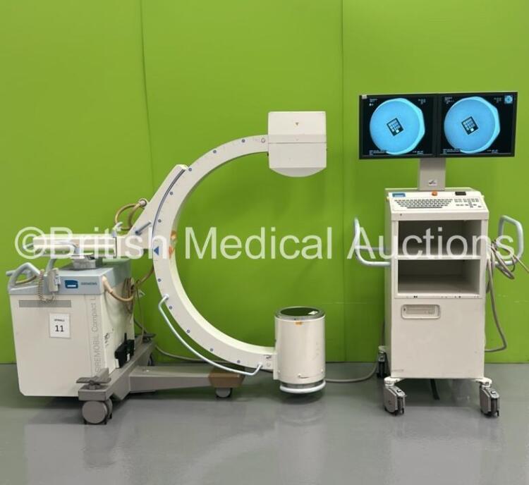 Siemens Siremobil Compact L C-Arm *Mfd - 2013* with Dual Flatscreen Image Intensifier *Software Version - 3VE00D*, Footswitch, Exposure Trigger and Key (Powers Up and Exposure Taken) *31134*