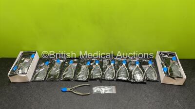 28 x 5 1/2 Inch Nippers *Like New* (30 in Photo - 28 in Total) **Stock Photo**