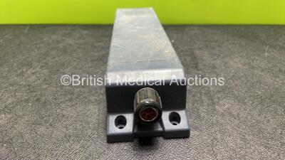 Medtronic Physio-Control Lifepak 15 DC Power Adapter Ref - 11140-000074 (Damage to Connector / Casing - See Photos) - 4