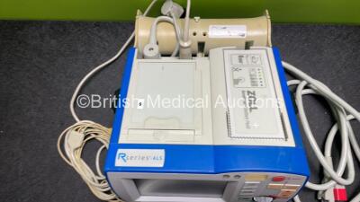 Zoll R Series ALS Defibrillator / Monitor (Powers Up) Including Pacer, ECG and Printer Options with 1 x Battery, 1 x Paddle Lead, 1 x ECG Lead and Cable Management System *AF08B003640* - 6