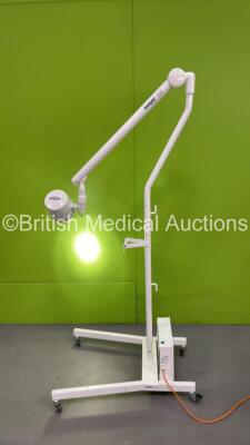 Daray Medical S-Series Mobile Minor Surgery Light on Stand (Powers Up) *S/N 941763*