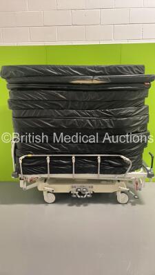 Huntleigh Lifeguard Hydraulic Patient Trolley with 13 x Mattresses (Hydraulics Tested Working)