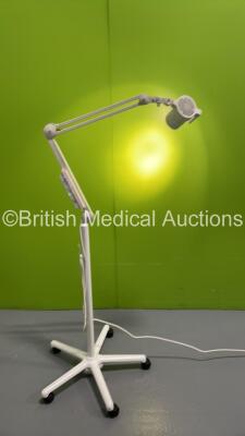 Luxo Patient Examination Lamp on Stand (Powers Up with Good Bulb)