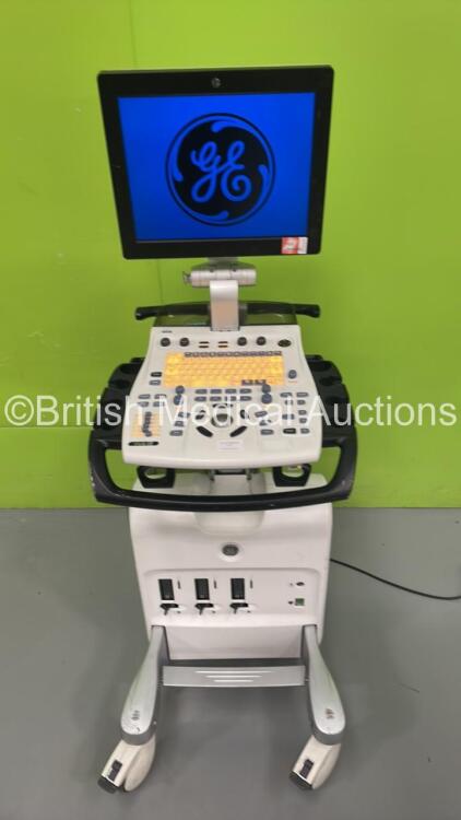 GE Vivid S5 Flat Screen Ultrasound Scanner Ref H45041FR *S/N 7350VS5* **Mfd 11/2013** (Powers Up - HDD REMOVED)