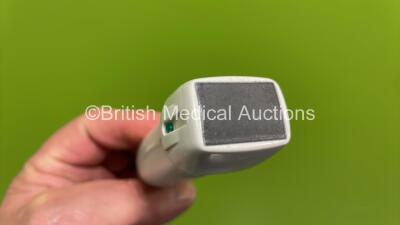 GE Vivid q Portable Ultrasound Scanner Ref H45041FM *S/N 056167VQ* **Mfd 09/2016** with 1 x Transducer / Probe M4S-RS Ref 5308251 *Mfd 2016-07* (HDD REMOVED - Draws Power with Blank Screen) - 5