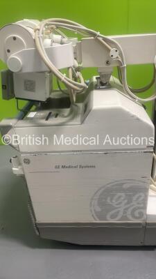 GE AMX 4 Plus IEC Mobile X-Ray System Model No 2275938 (Powers Up with Key - Key Included) *S/N 966746WK0* **Mfd 10/2001** - 9