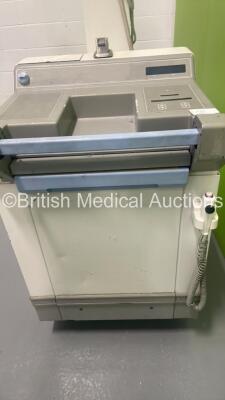 GE AMX 4 Plus IEC Mobile X-Ray System Model No 2275938 (Powers Up with Key - Key Included) *S/N 969795WK4* **Mfd 01/2004** - 5