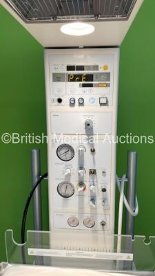 Drager Infant Resuscitaire Model GSDTC3-1 with Mattress (Powers Up) *S/N GU00460* - 2